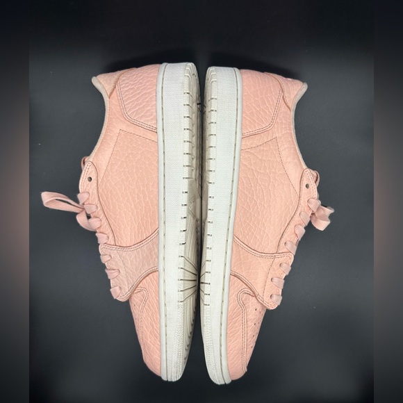 Jordan 1 Retro Low - Picture 5 of 9